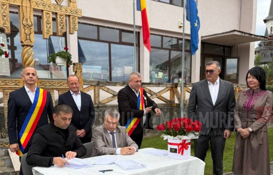 Deputat Crina Chilat și senatorul Sorin Vlașin, prezenți la semnarea contractului de proiectare execuție pentru DJ 186