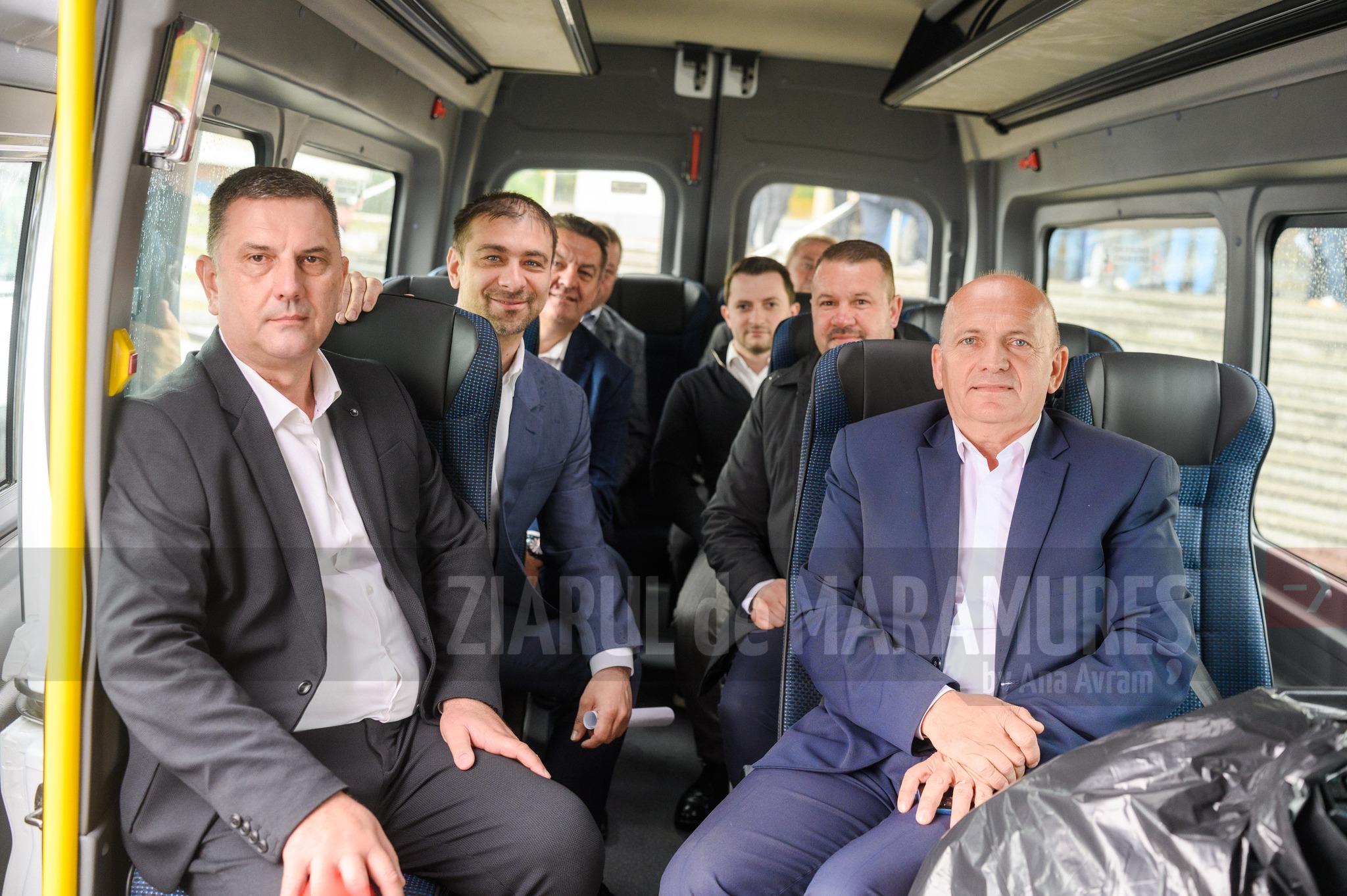 52 de microbuze vor duce la școală elevii din Maramureș, zilnic! Proiectele sunt derulate de Consiliului Județean