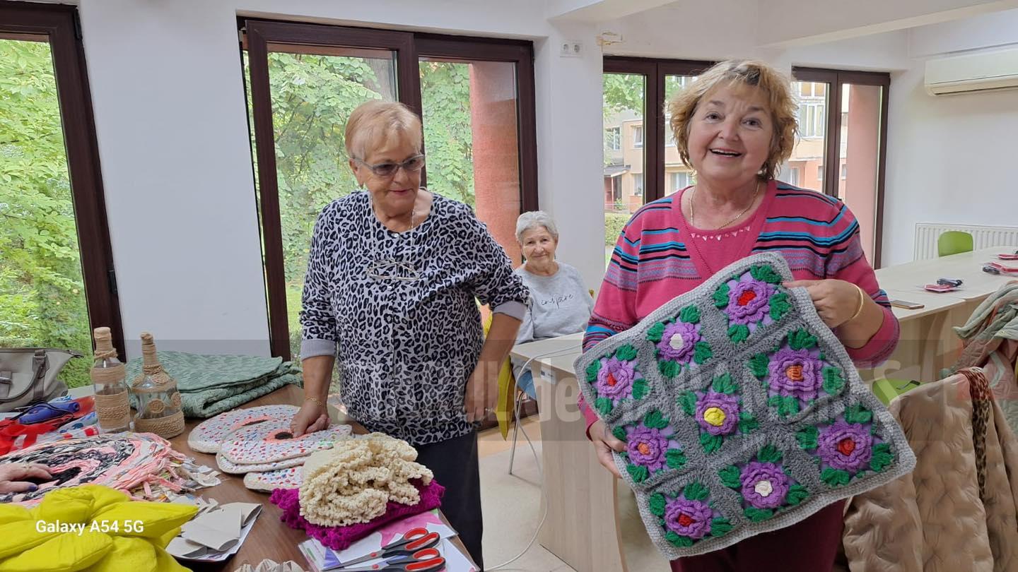 (FOTO)La Centrul Rivulus Pueris, bunicile băimărene dau viață lucrurilor uitate, iar mâinile lor pot încă modela lumea
