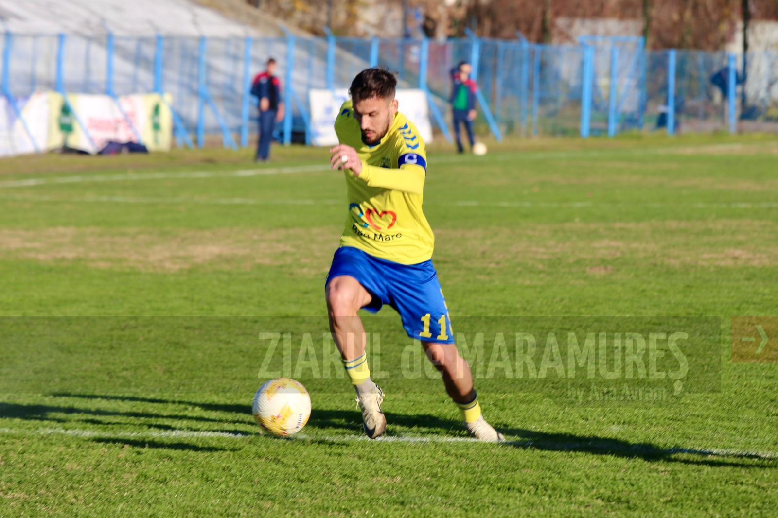 10 victorii în 11 meciuri și locul 1 la finalul turului