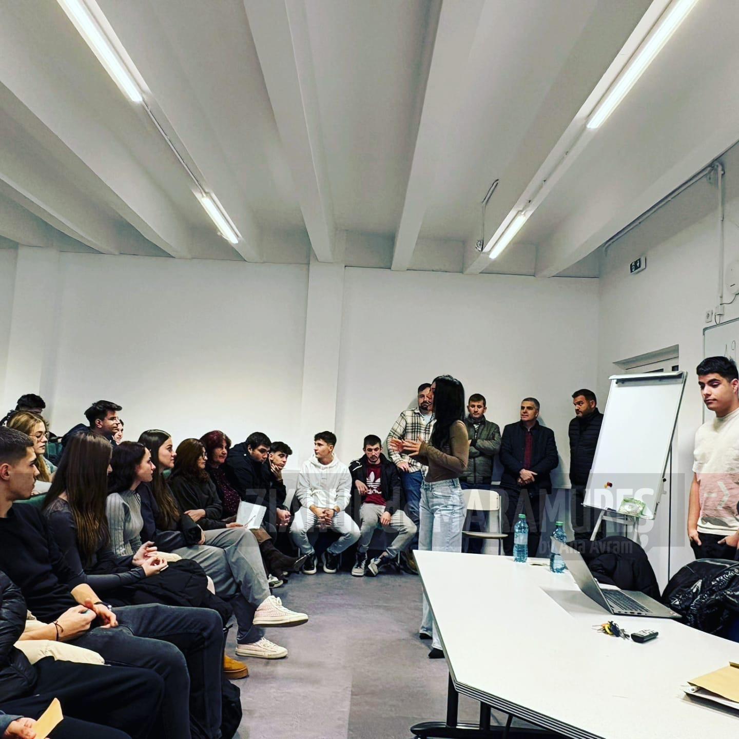 Prevenirea consumului de droguri în rândul adolescenților. Consilier de probațiune și invitați speciali, la Liceul Tehnologic „Anghel Saligny” Baia Mare