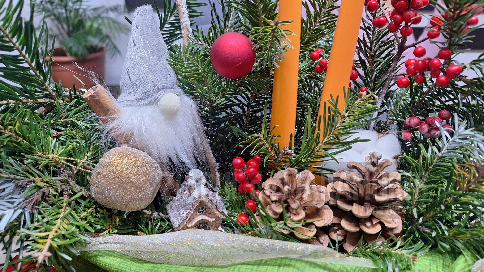 În ajunul lui Moș Nicolae, în florăriile FLORA și AMBIENT intră decorațiunile dedicate sărbătorilor de iarnă