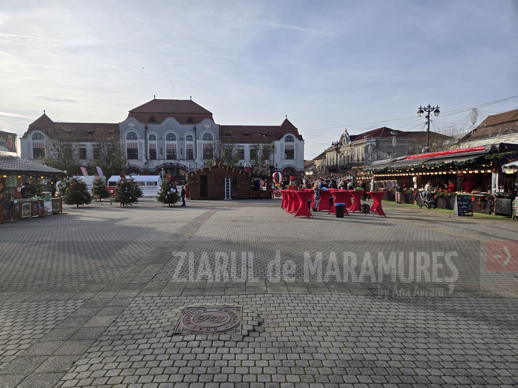 Iarna Băimăreană. ȘTEFAN HRUȘCĂ susține un concert de colinde pe scena din centrul vechi al municipiului Baia Mare
