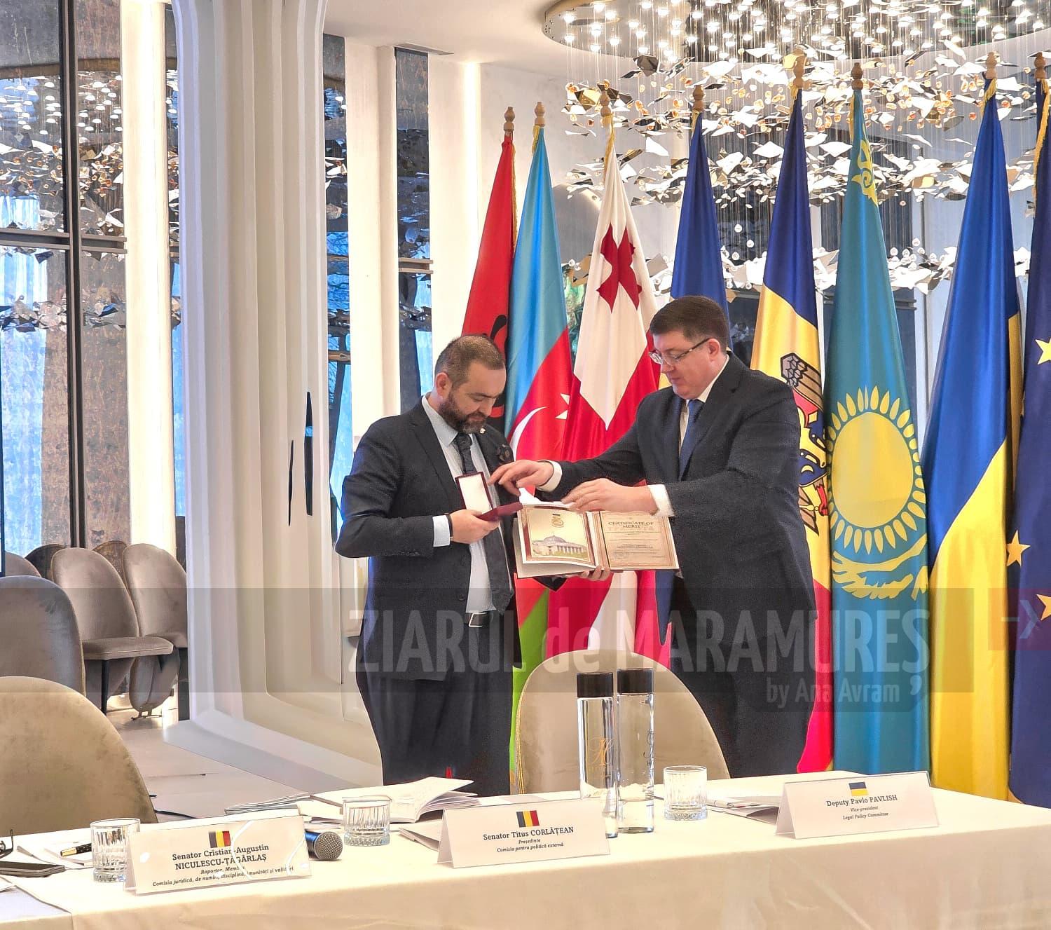 Senatorul Cristian N. Țâgârlaș, decorat cu cea mai înaltă distincție a Radei Supreme a Ucrainei, în cadrul Forumului de la Moisei