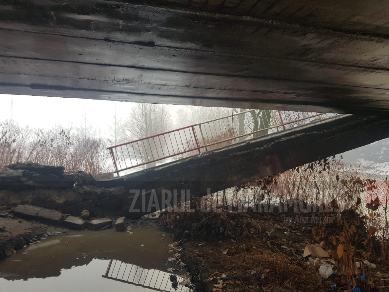 Este interzis accesul tuturor vehiculelor și a persoanelor neuatorizate pe podul de la Vișeu de Jos