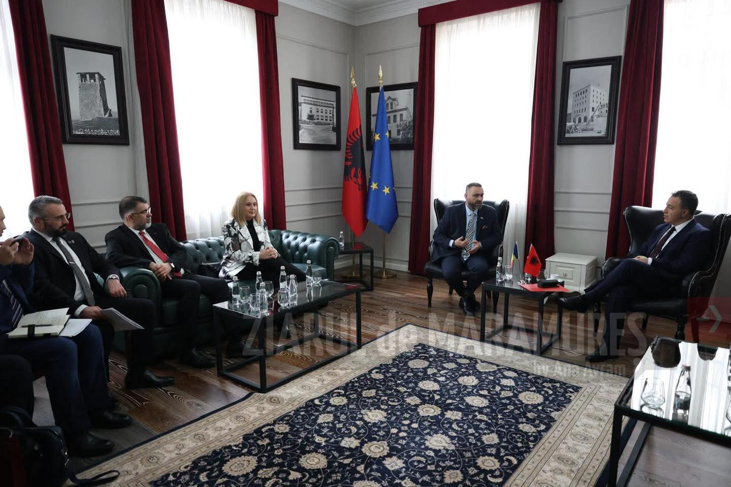 Situația Casei „Nicolae Iorga” din Saranda discutată de senatorul Cristian N. Țâgârlaș și ministrul de externe al Albaniei