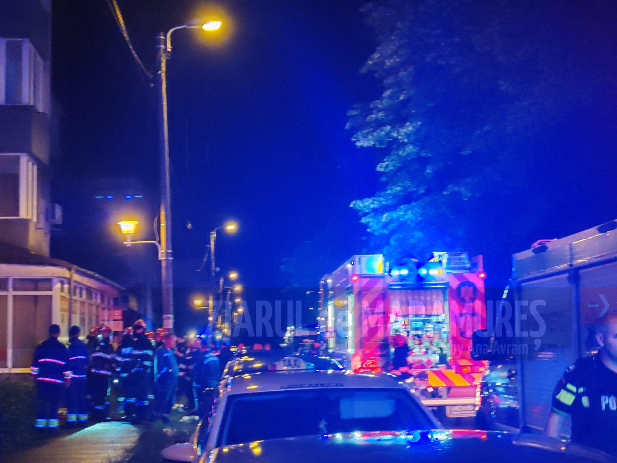 4 persoane transportate la spital; 50 de persoane evacuate. Incendiul de pe str. Vlad Țepeș a fost stins de pompieri