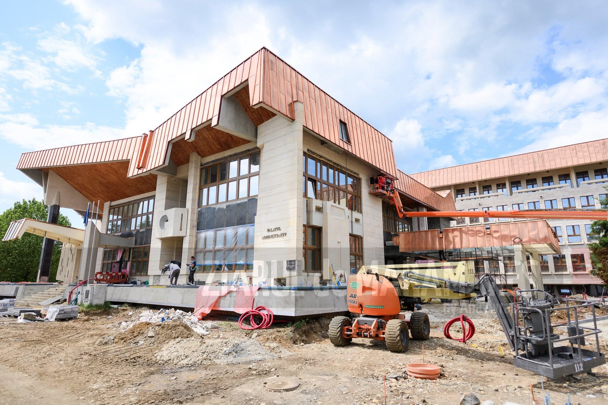 (FOTO)Lucrari realizate în proportie de 80% la Palatul Administrativ din Baia Mare