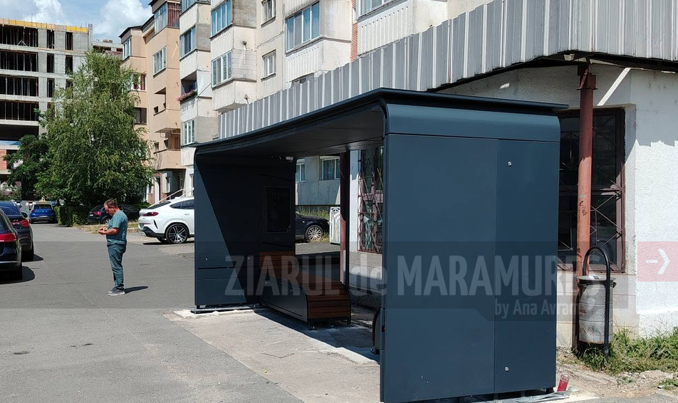 10 minute din viața unei băimărence, într-o stație de autobuz cică SMART