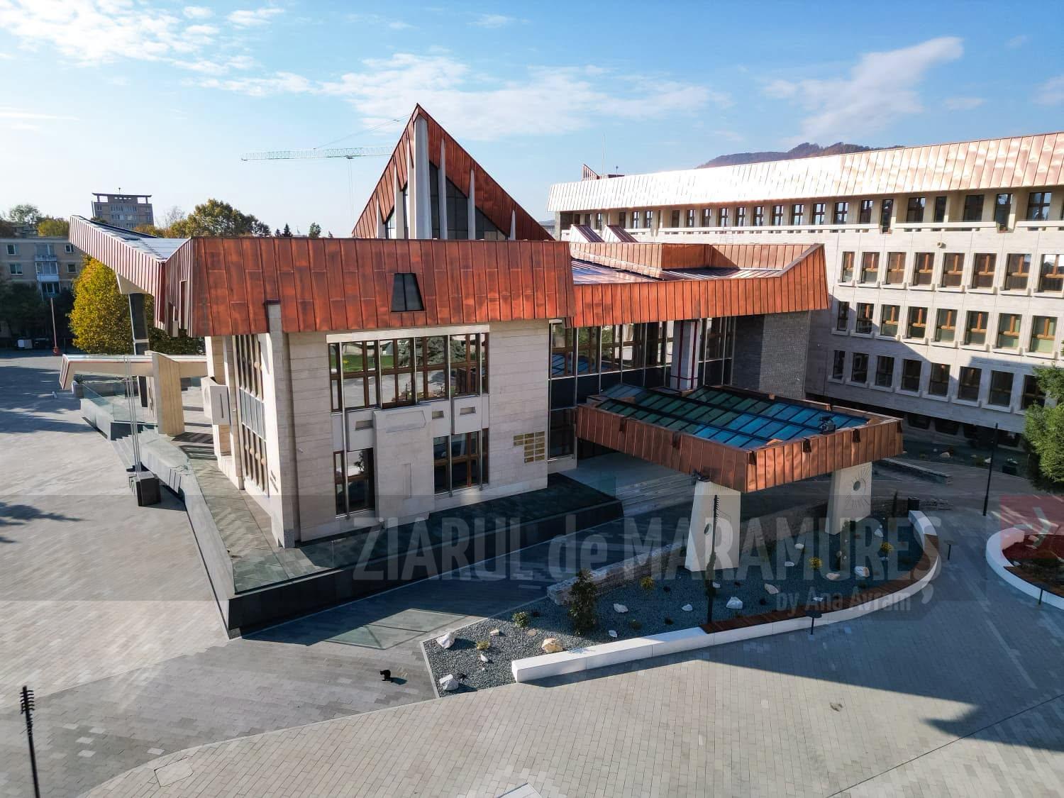 (FOTO)Au fost finalizate lucrările de reabilitare la Palatul Administrativ din Baia Mare